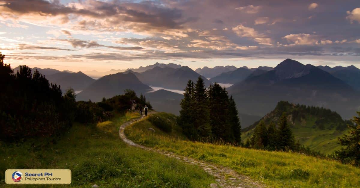 Best hiking trails and scenic viewpoints