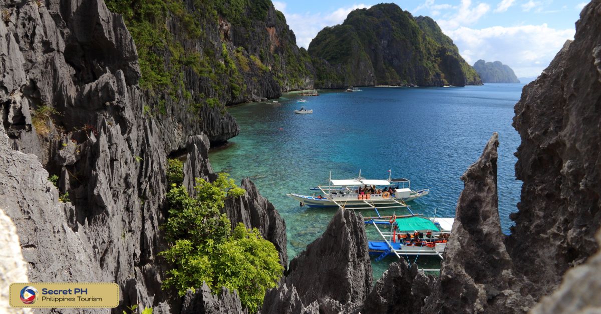 Island hopping in Palawan, Boracay or Caramoan