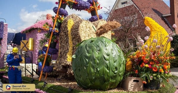Grand Float Parade