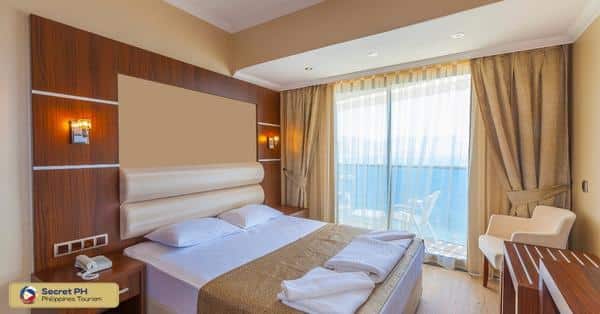 4. Kamiseta Hotel