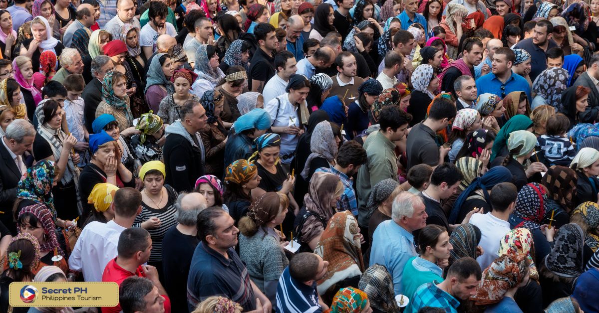 Crowds and chaos during the procession