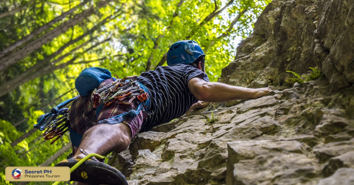 Rock Climbing and Bouldering in Abra's Cliffs and Rock Formations