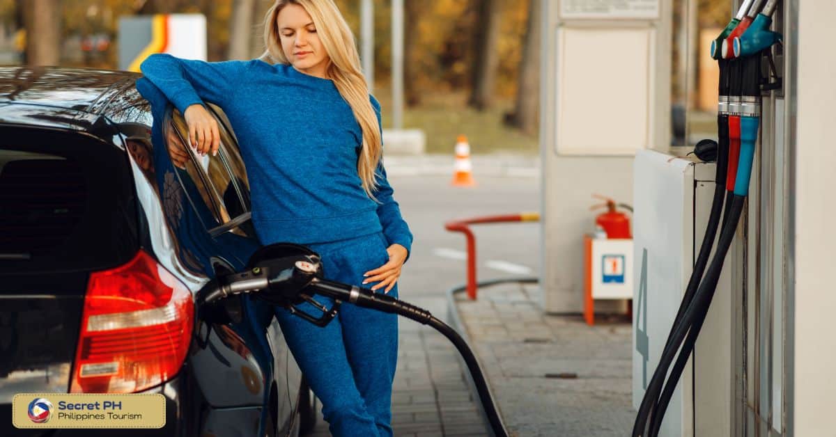 Importance of fueling up the car before setting off to avoid running out of fuel