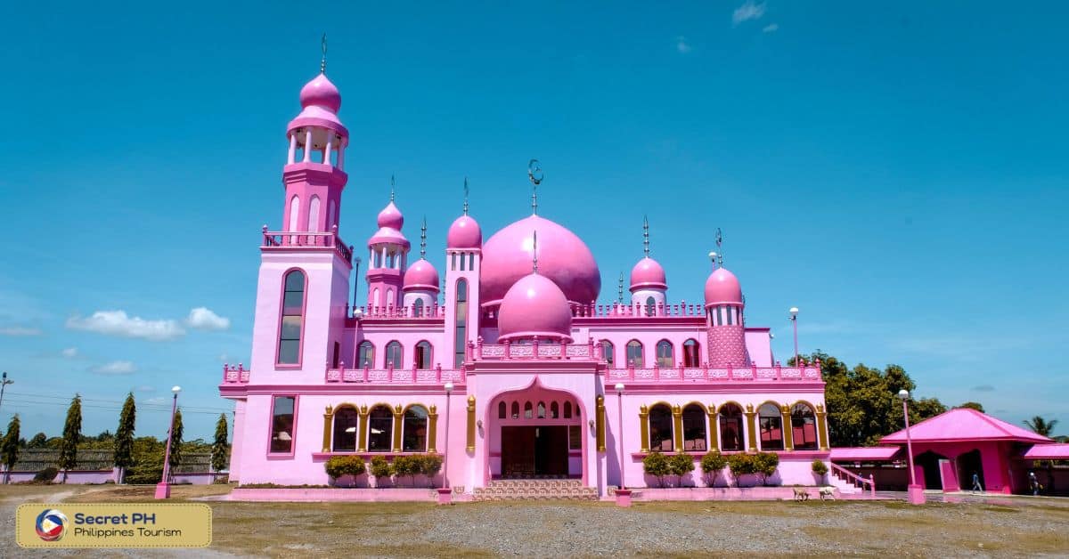 The Pink Mosque (Dimaukom Mosque)
