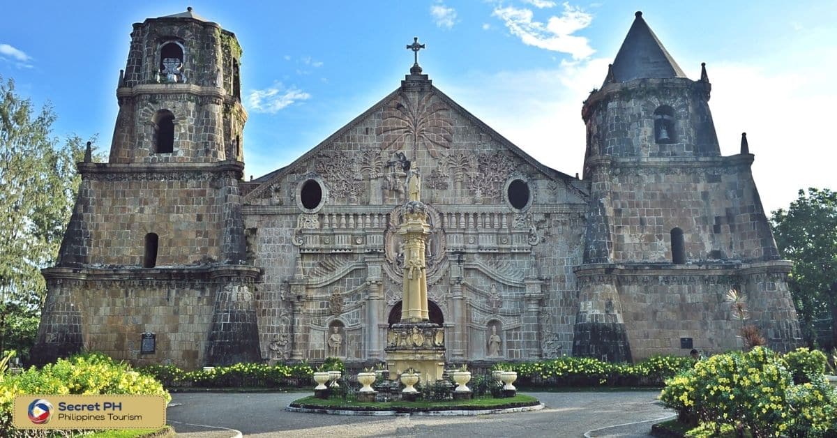 Santo Tomas de Villanueva Church (Miagao, Iloilo)