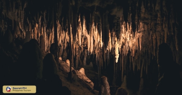 Buaya Caves